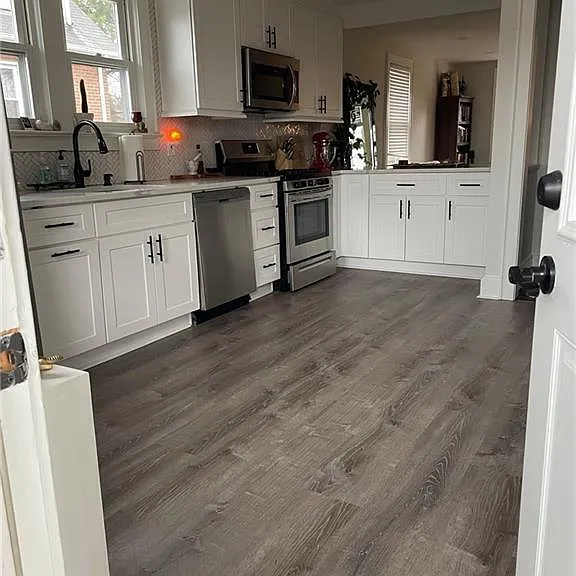 60 Weaver St — Photo 3