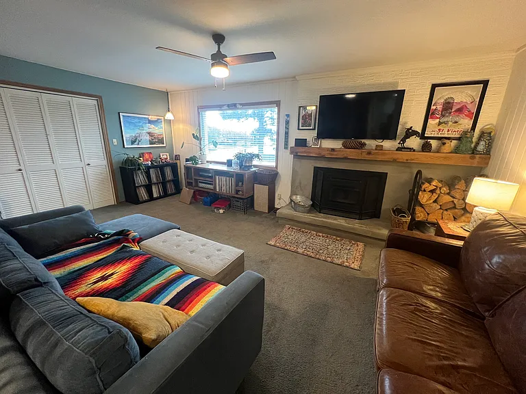 305 Mesa Dr — Photo 7