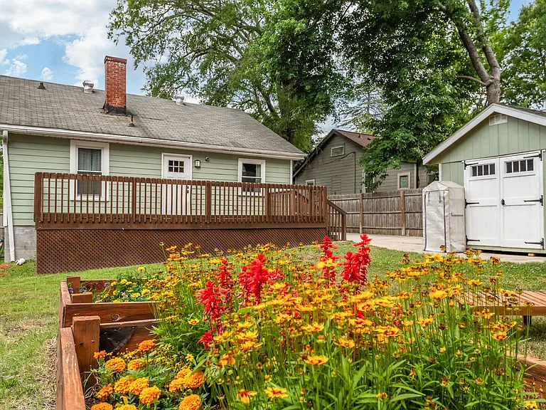 506 N Maple St — Photo 19