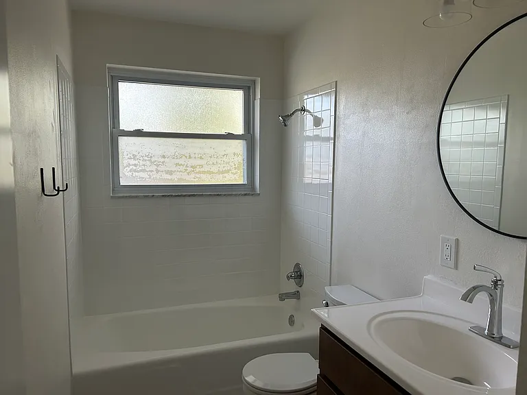 405 Fontainebleau — Photo 9