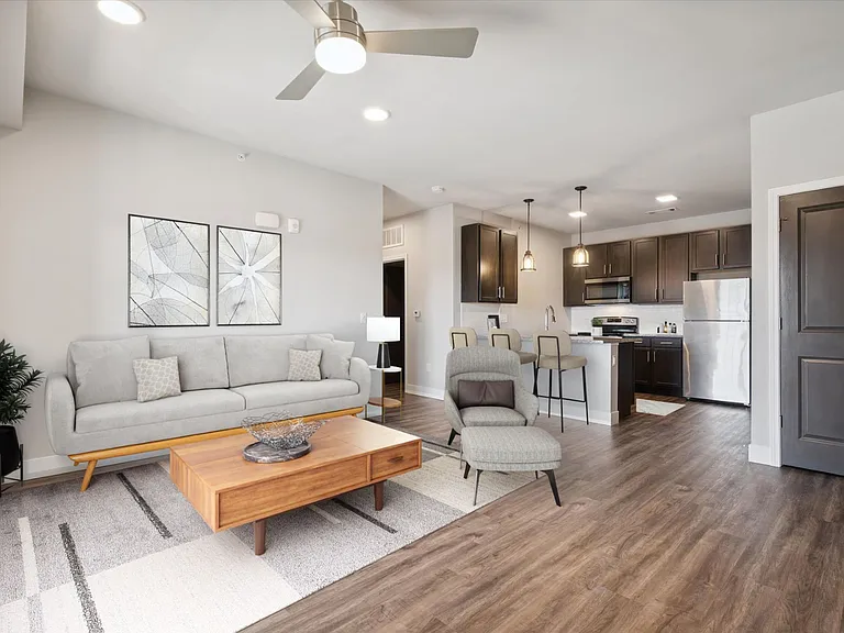 Metro - 1 Bed / 1 Bath - 783 Sq.Ft.