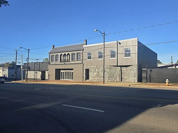 2722 Market St, Youngstown, OH 44507