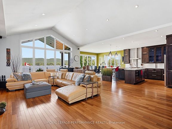 4th image of 263 Du Domaine Rd