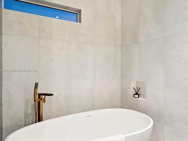 4426 Greenway Dr — Photo 19
