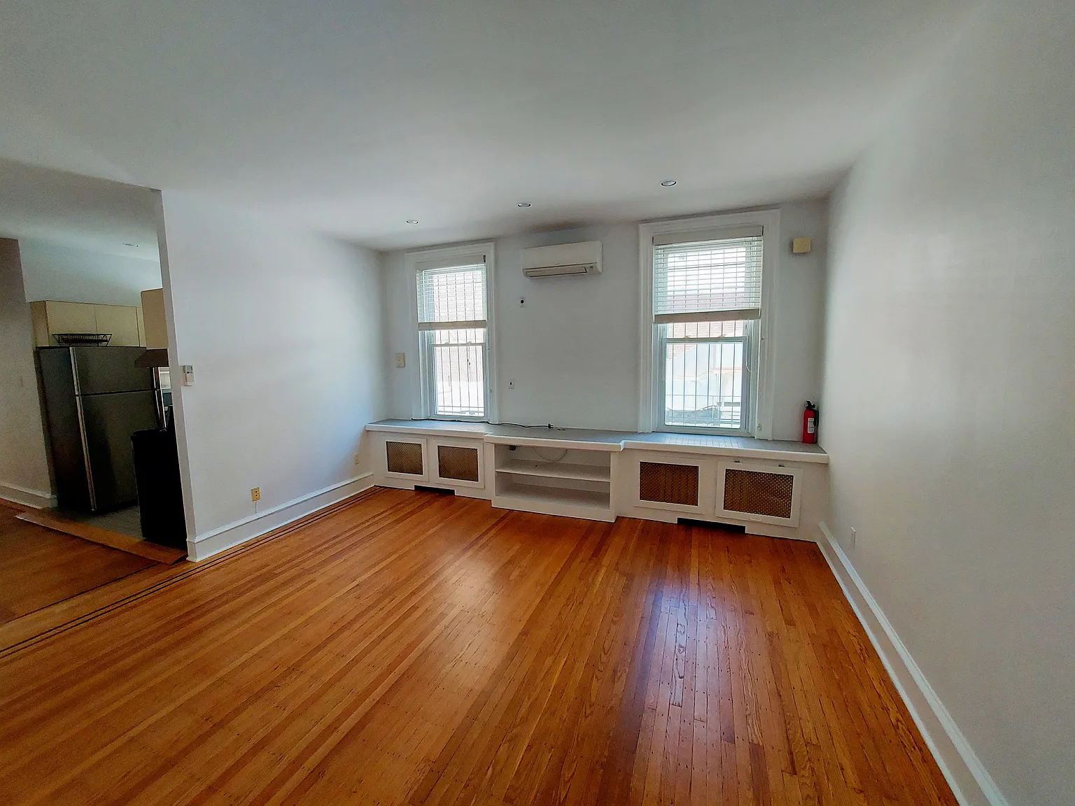 1 bed, 700 sqft, $1,875 — Photo 2