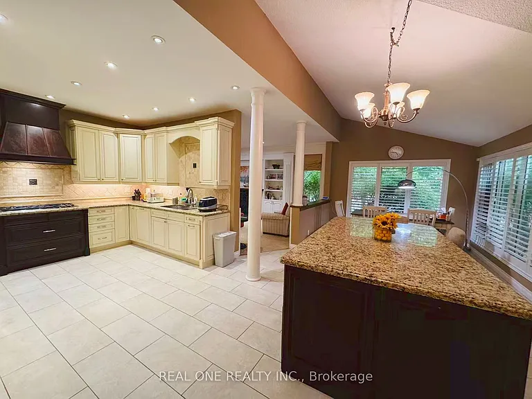 2361 Silverwood Dr — Photo 8