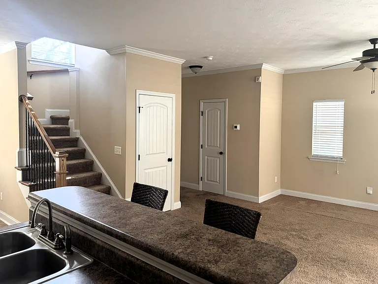 1861 Central Ave #A — Photo 2