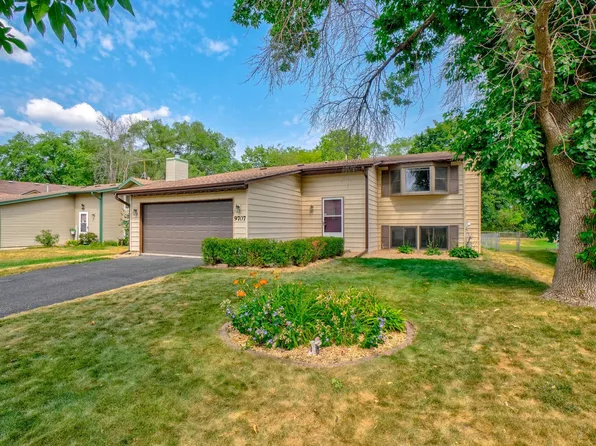 9707 Heath Ave S, Cottage Grove, MN 55016