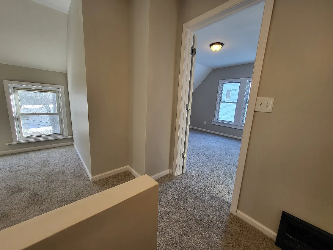 2 bed, 1100 sqft, $1,200 — Photo 2