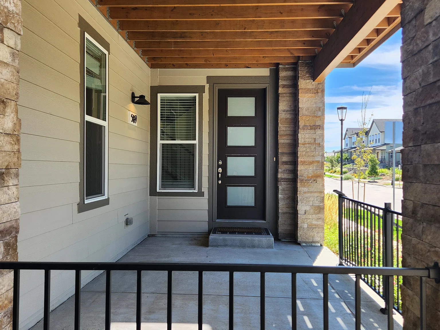 4 bed, 3.5 bath, 2483 sqft, $4,300 — Photo 2