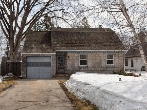 1530 7th St S, Fargo, ND 58103