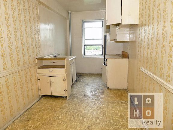5th image of 500 Grand St #C8b