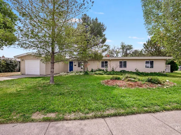 1060 N 9 E, Mountain Home, ID 83647