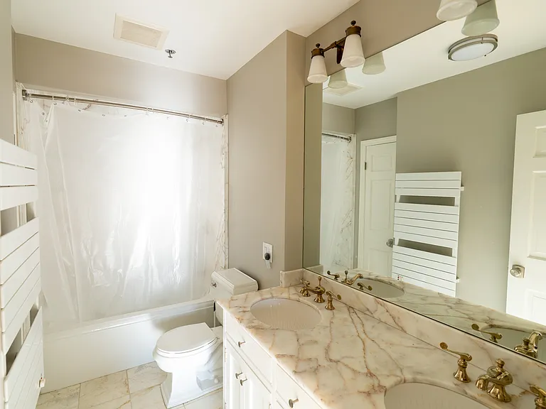606 Chandlers Wharf — Photo 19
