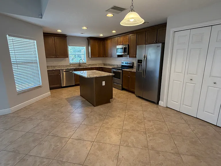 6501 Manila Palm Way — Photo 14