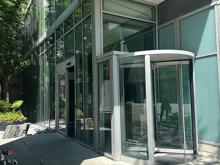 1720 S Michigan Ave #1517 — Photo 2