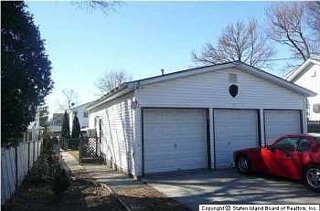 2nd image of 27 Everton Ave