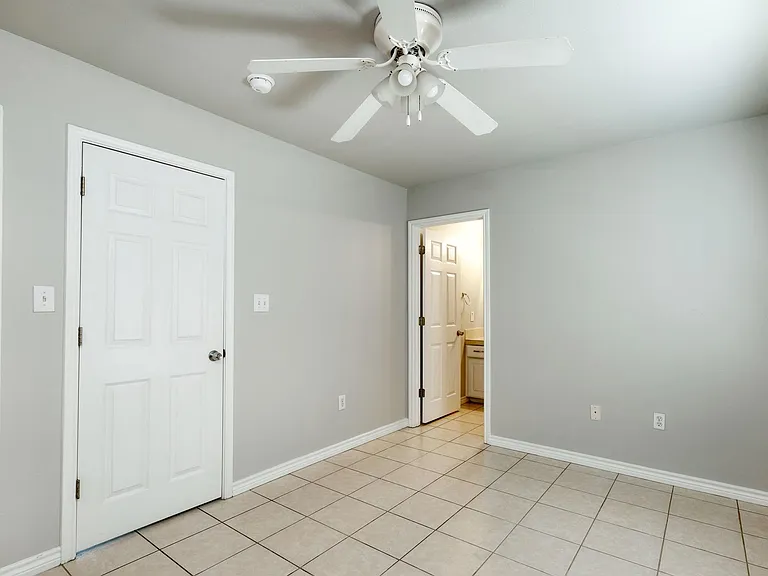 107 Castleberry Ct #C — Photo 11
