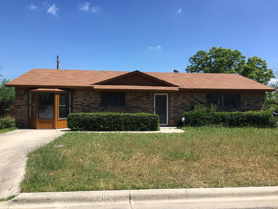 1st image of 3902 Crestridge Dr