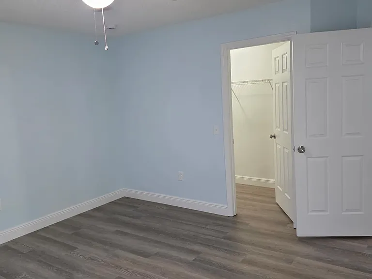 818 Mountbatten Ln — Photo 15