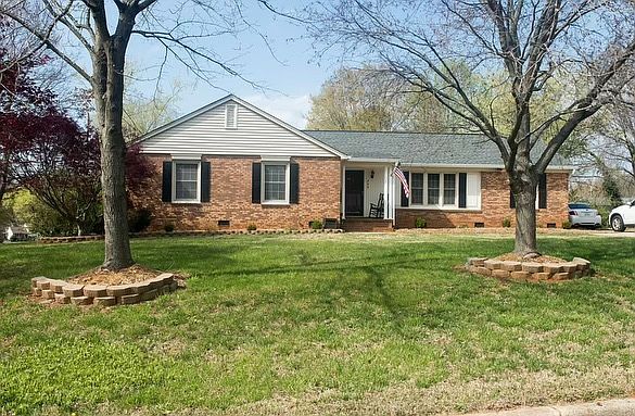 1st image of 555 Whitethorn Dr