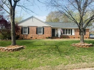 555 Whitethorn Dr, Gastonia, NC 28054