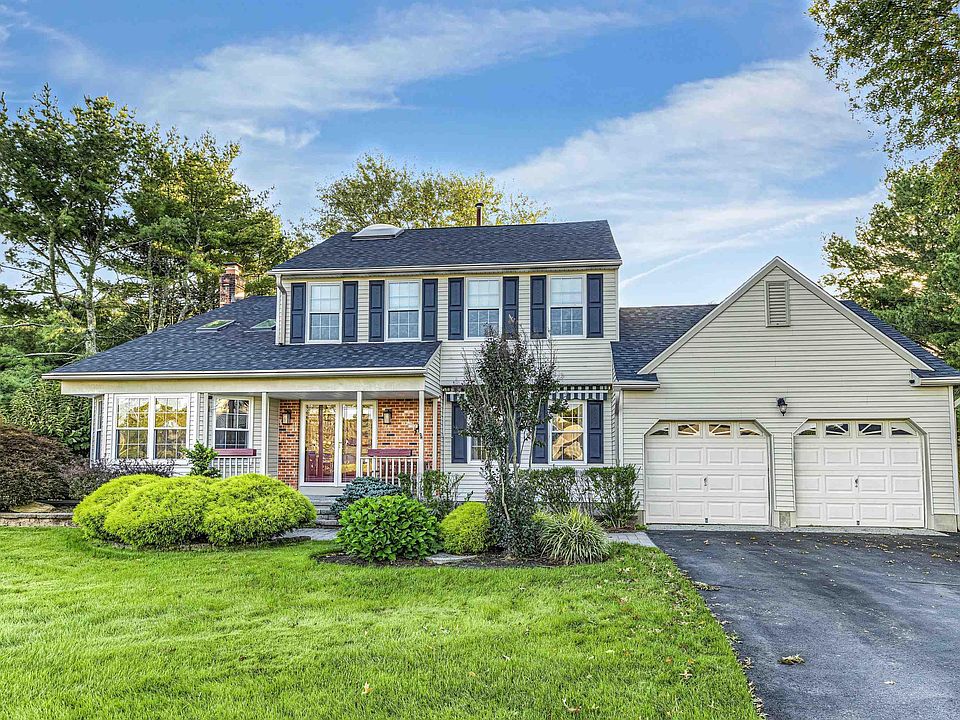 1st image of 320 Kelly Dr