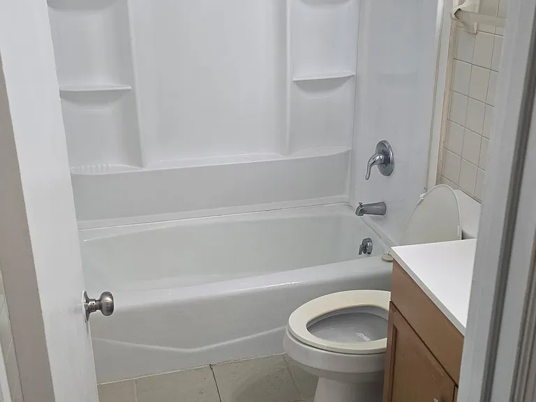 14 Eastmoreland Dr — Photo 10