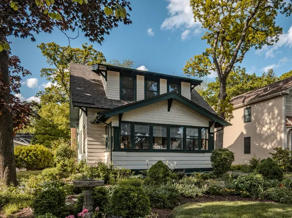 421 Dodson St, Geneva, IL 60134