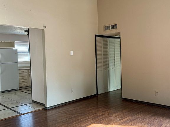 3rd image of 1716 Coronado Ave
