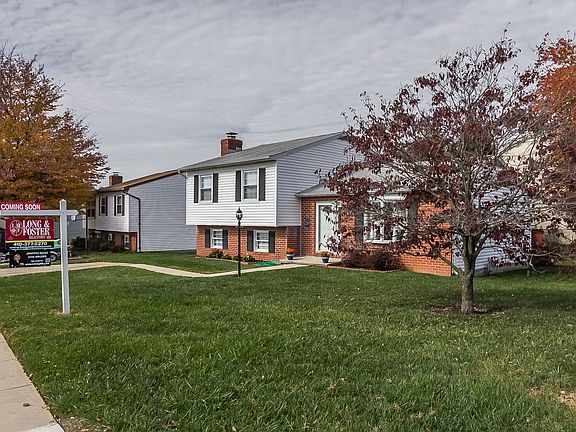 3rd image of 9451 Seven Courts Dr
