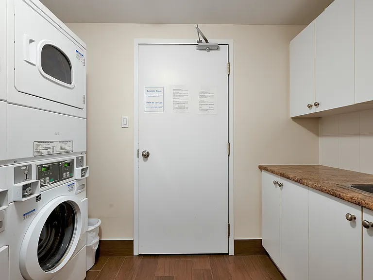 307 Lebreton St S — Photo 12