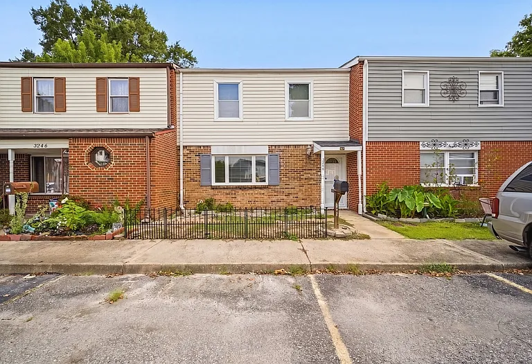 3244 Yorkborough Way — Photo 1