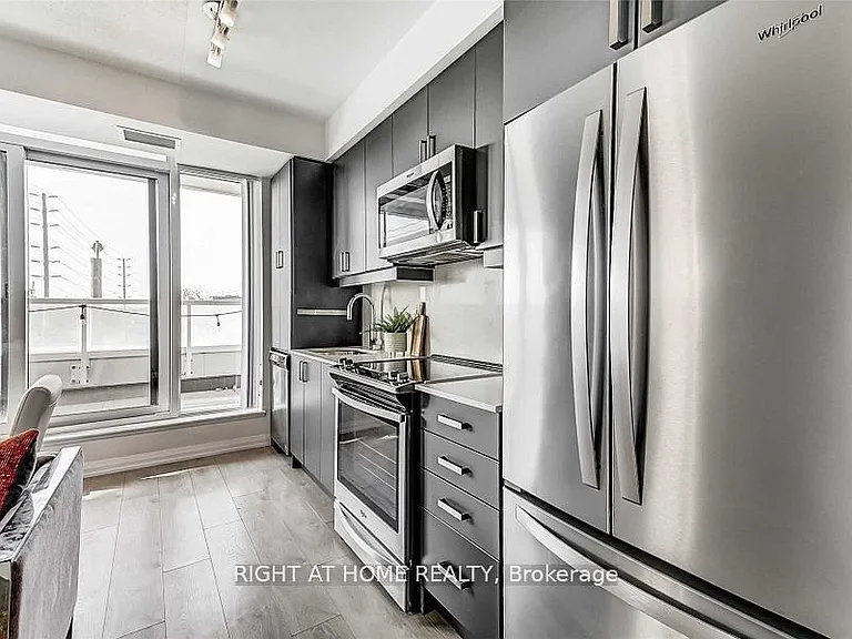 7895 Jane St #213 — Photo 6