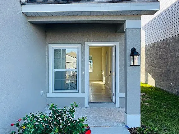 4 bed, 2202 sqft, $2,300 — Photo 3