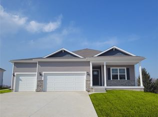 875 Chestnut Dr, Waukee, IA 50263