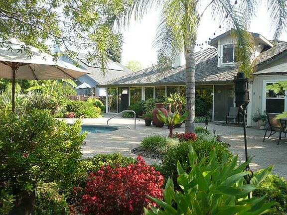 4th image of 2611 Crane Way