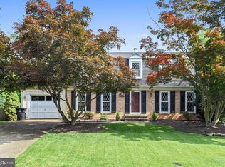 1020 Rollins Dr SW, Leesburg, VA 20175