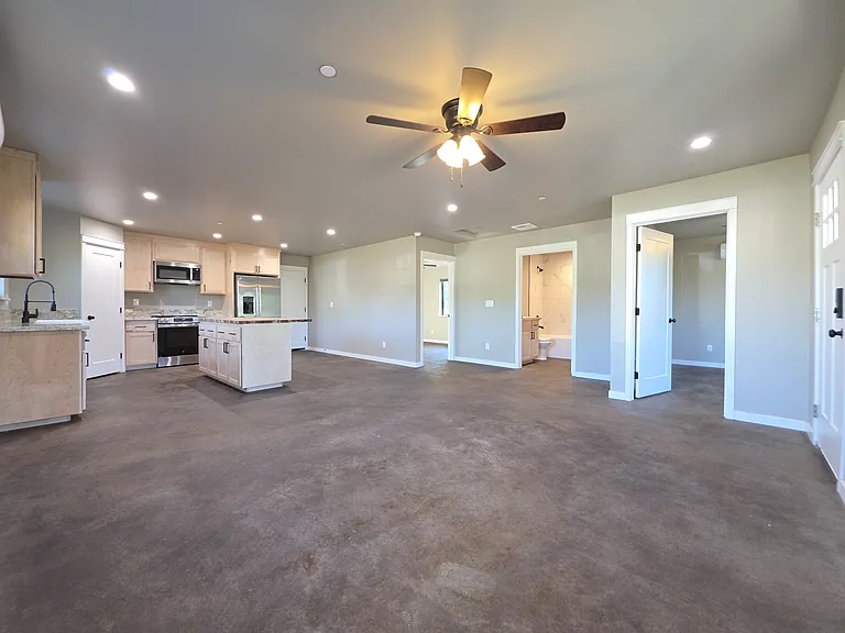 6173 Sawmill Rd — Photo 3