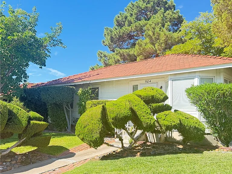 504 Cherry St — Photo 2
