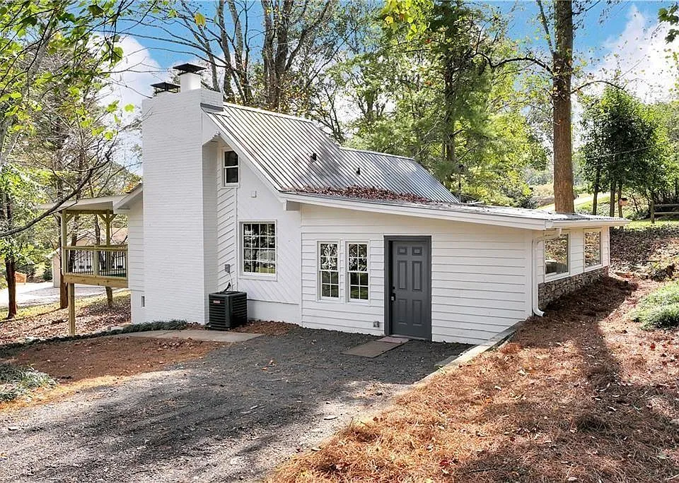 75 Lake Dr