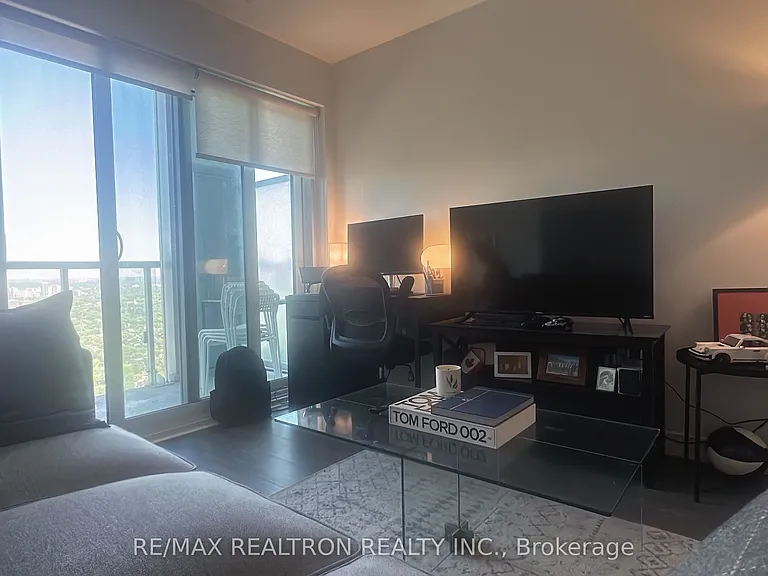 1 Yorkville Ave #4606 — Photo 4