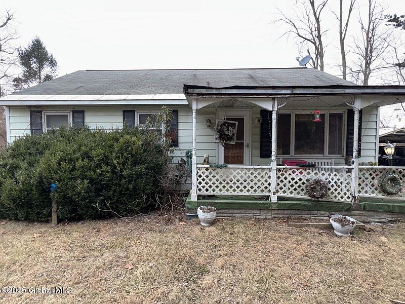 2nd image of 1015 River Road