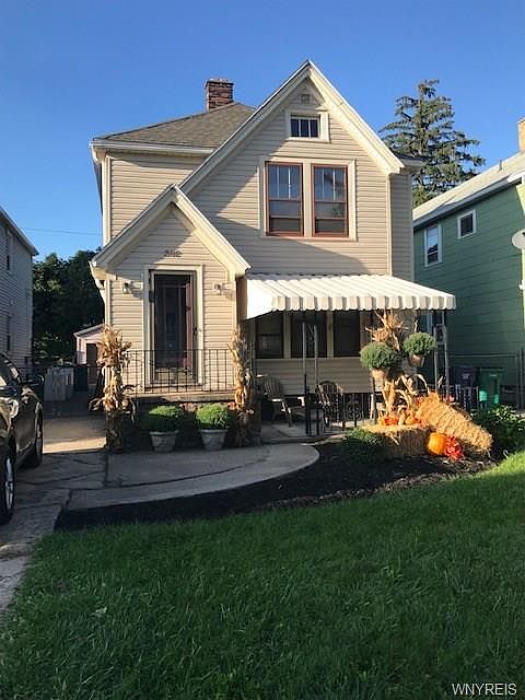 1st image of 382 Saint Lawrence Ave