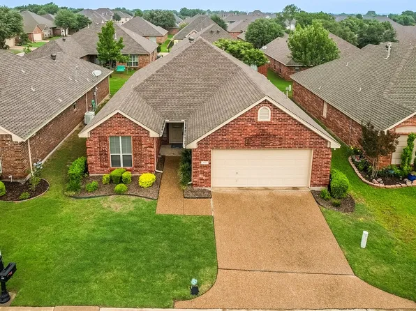 131 Crestridge Dr, Cedar Hill, TX 75104