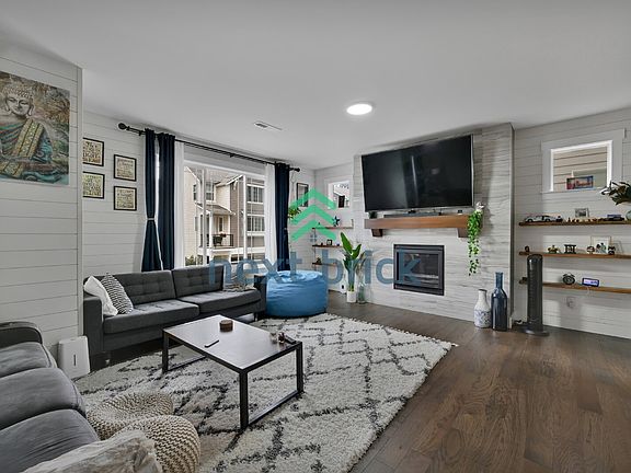 5th image of 19725 Meridian Pl W