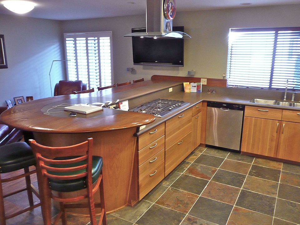 2nd image of 17230 Palisades Cir
