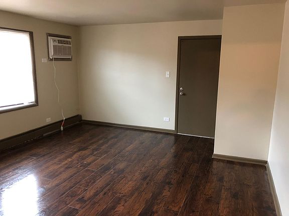 2nd image of 1642 Harbor Ave #2
