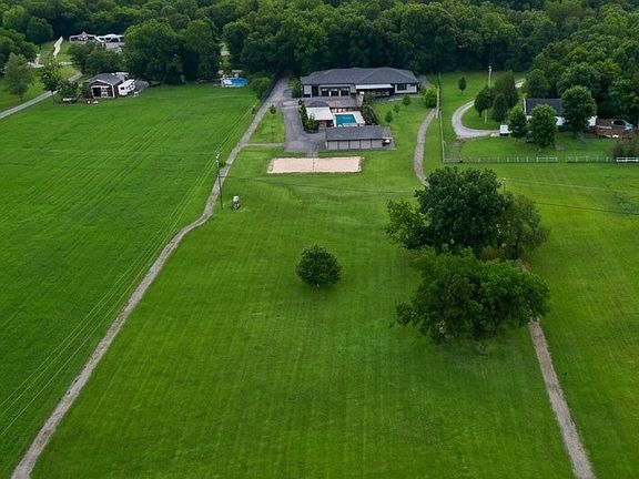 2nd image of 567 Cranor Rd