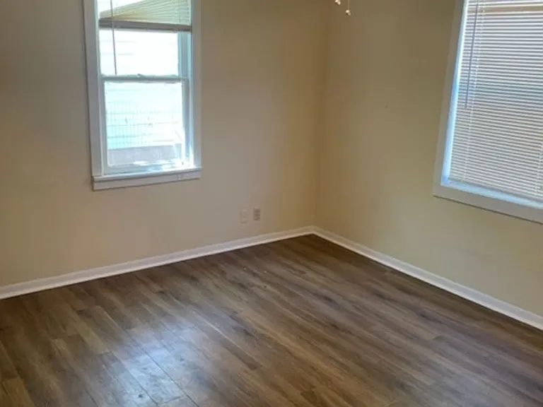 1726 Marshall St — Photo 7